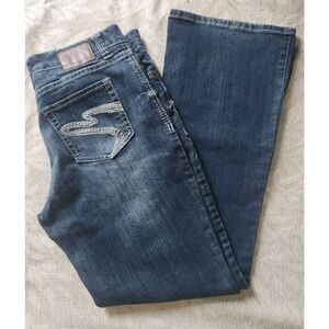 69  Maurices boot cut jeans